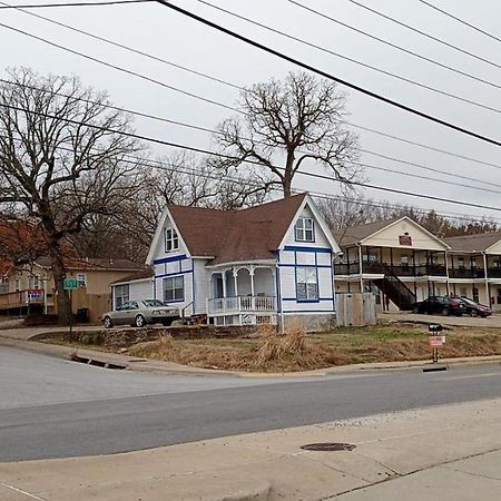 Studio Penthouse In Victorian Near University Of Arkansas, Wilson Park And Razorback Greenway, Nature And Bike Trail Apartment Fayetteville Exterior photo