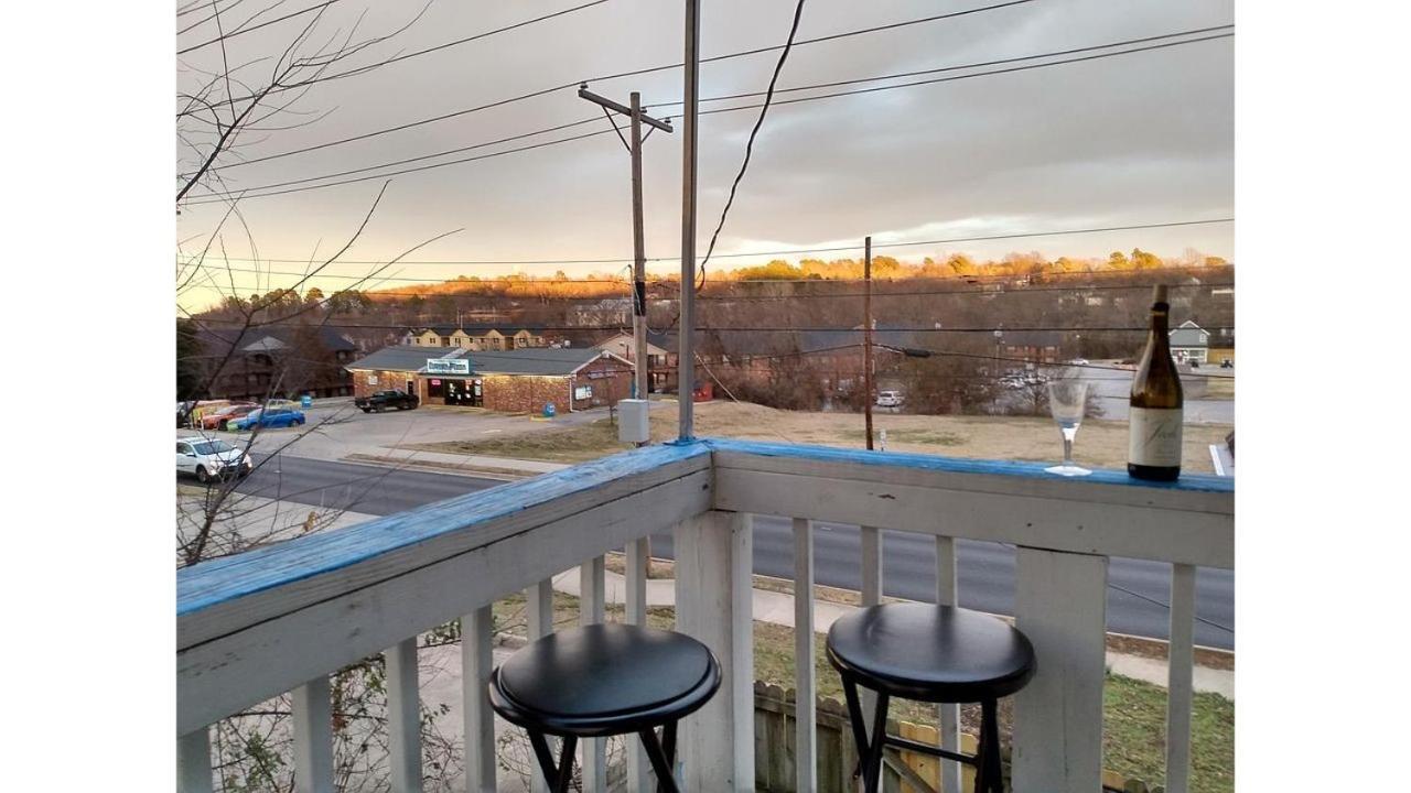 Studio Penthouse In Victorian Near University Of Arkansas, Wilson Park And Razorback Greenway, Nature And Bike Trail Apartment Fayetteville Exterior photo